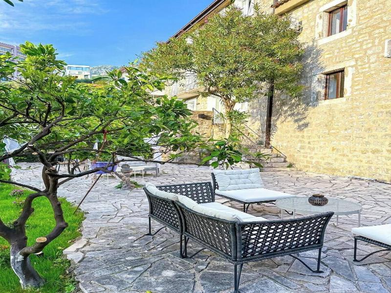 Serenita Stone House image