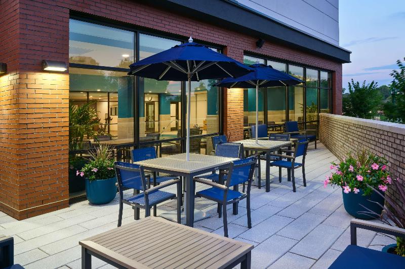 Hampton Inn Towson image