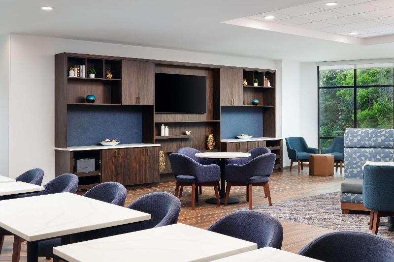 Hampton Inn Towson image