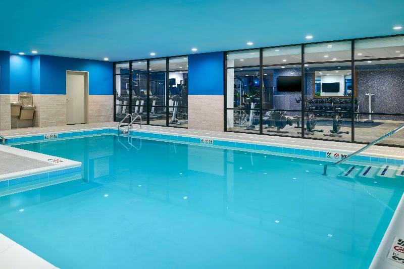 Hampton Inn Towson image