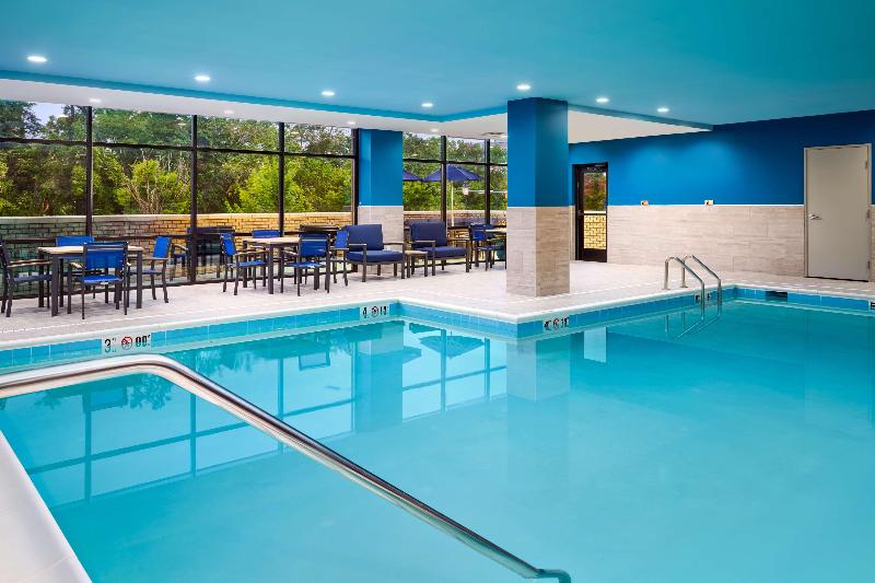 Hampton Inn Towson image
