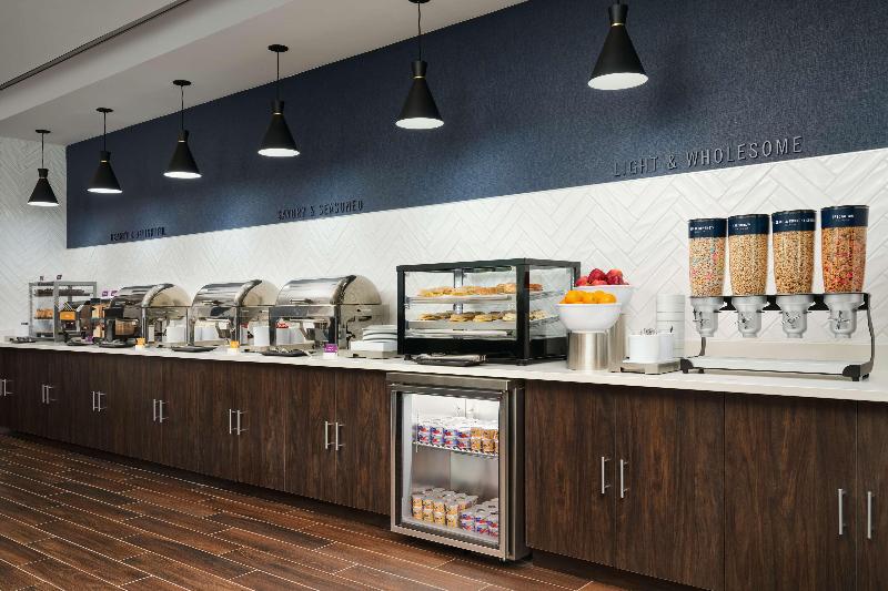 Hampton Inn Towson image