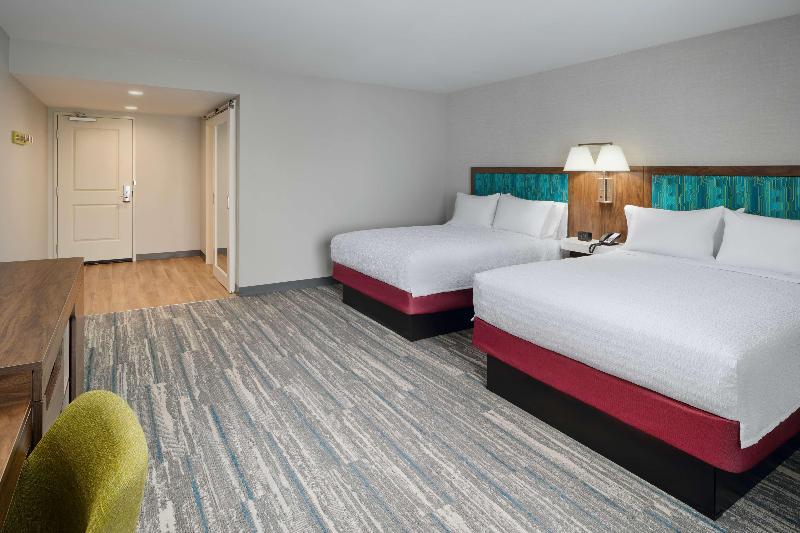 Hampton Inn Towson image