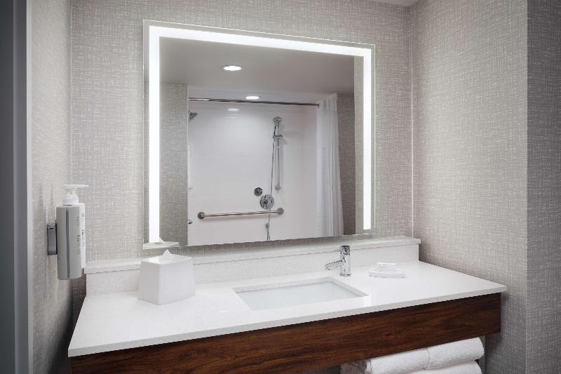 Hampton Inn Towson image