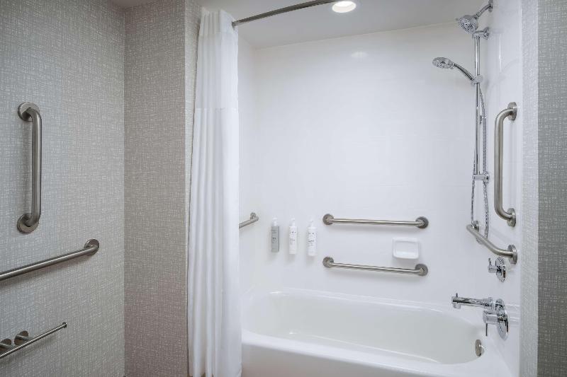 Hampton Inn Towson image