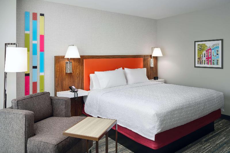 Hampton Inn Towson image