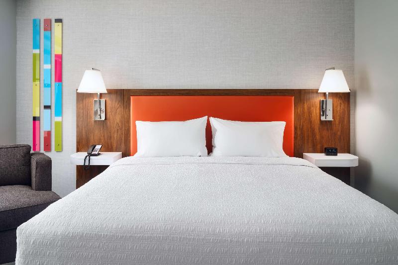 Hampton Inn Towson image
