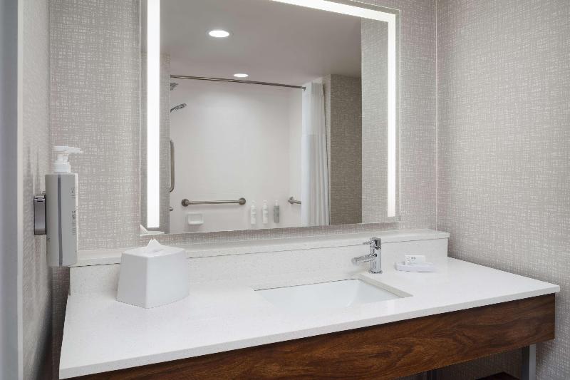 Hampton Inn Towson image