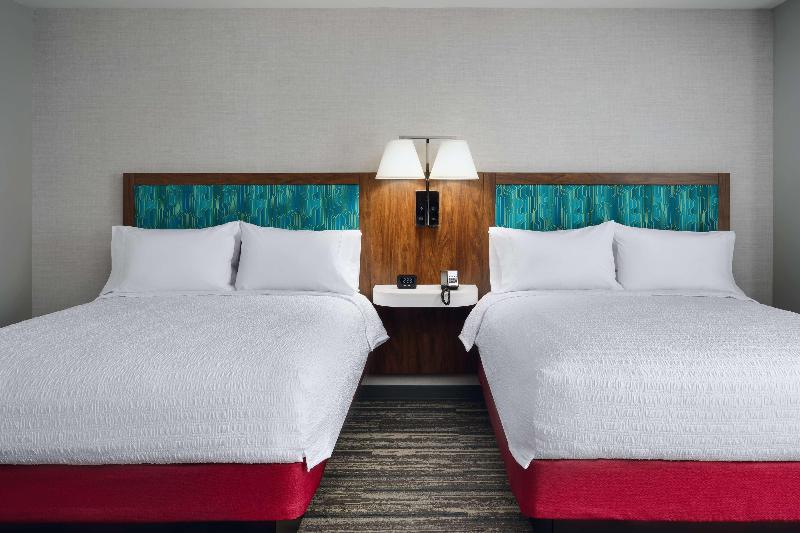 Hampton Inn Towson image