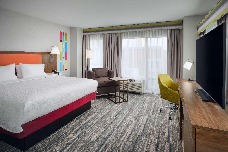 Hampton Inn Towson image