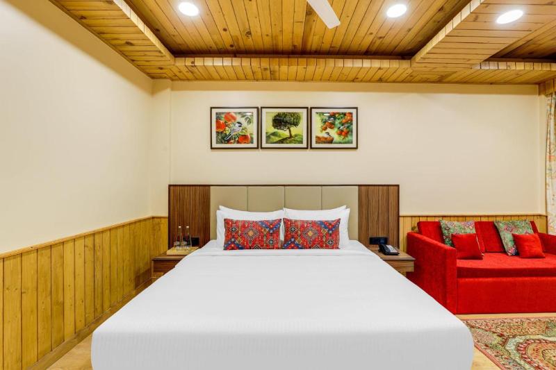 Club Mahindra Janjehli Resort image