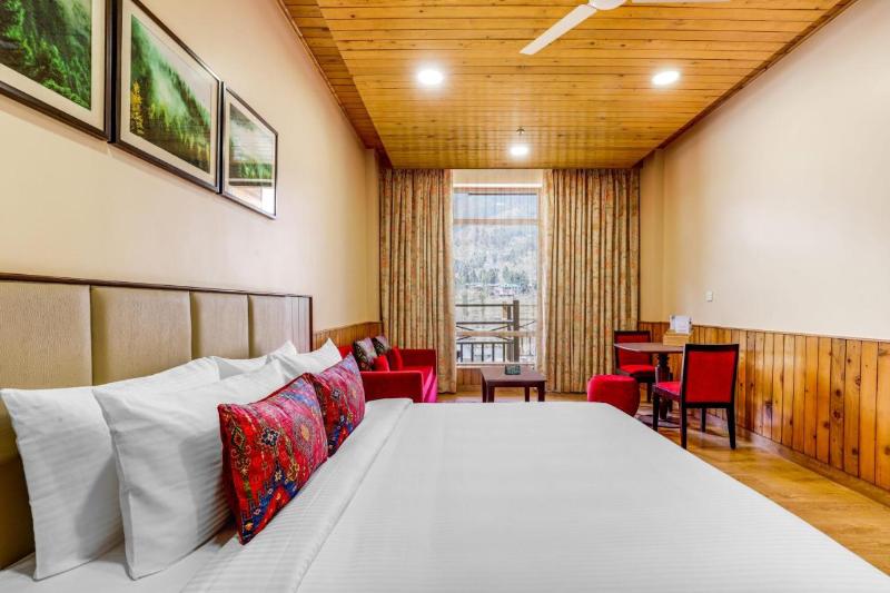 Club Mahindra Janjehli Resort image