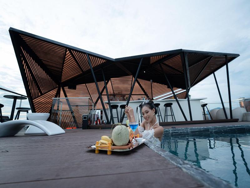 Draco Hotel & Suites image