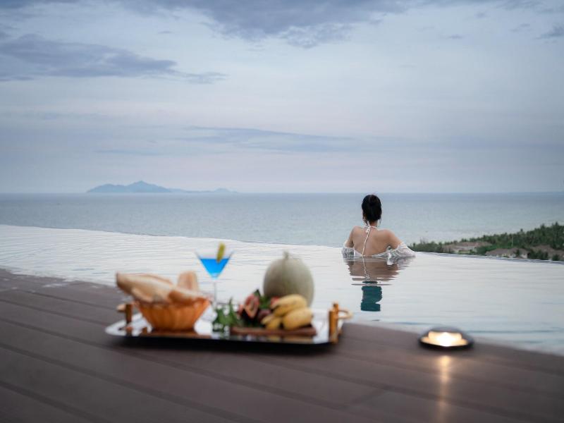 Draco Hotel & Suites image