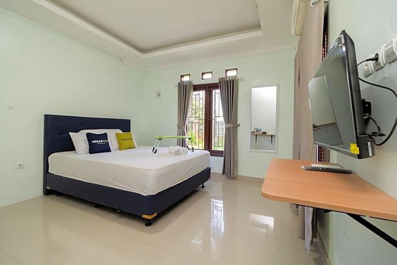 Urbanview Hotel Kampung Istal Megamendung Puncak image