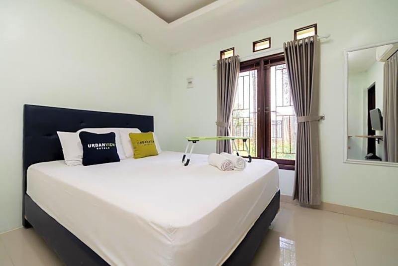 Urbanview Hotel Kampung Istal Megamendung Puncak image