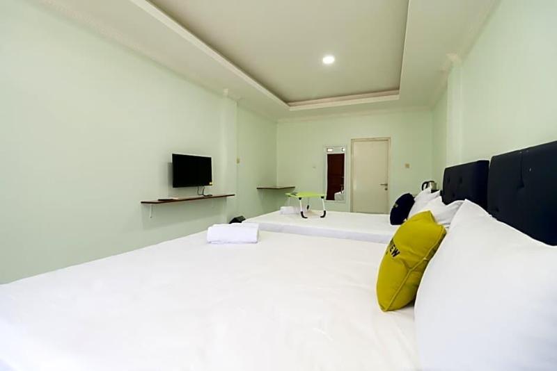 Urbanview Hotel Kampung Istal Megamendung Puncak image