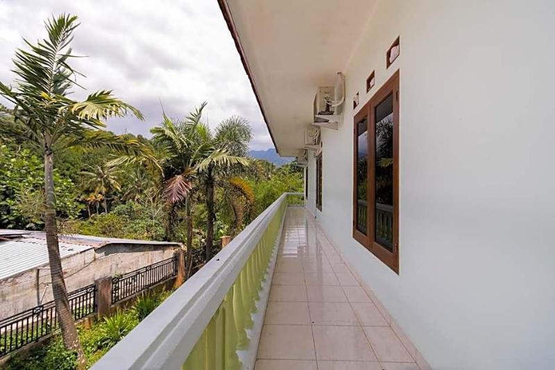 Urbanview Hotel Kampung Istal Megamendung Puncak image