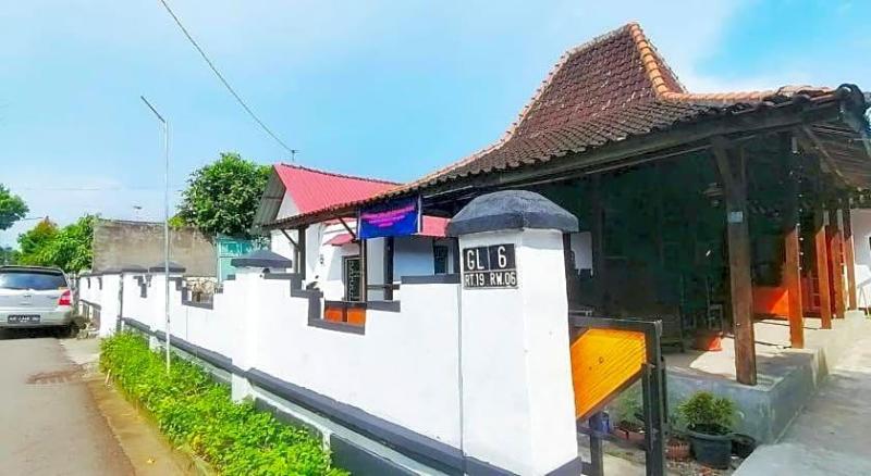 Reddoorz Syariah @ Ndalem Kembang Sore Yogyakarta image