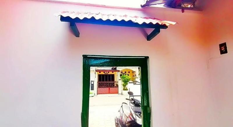 Reddoorz Syariah @ Ndalem Kembang Sore Yogyakarta image
