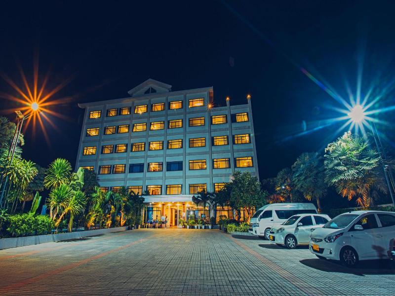 Sisombat Plaza Hotel image