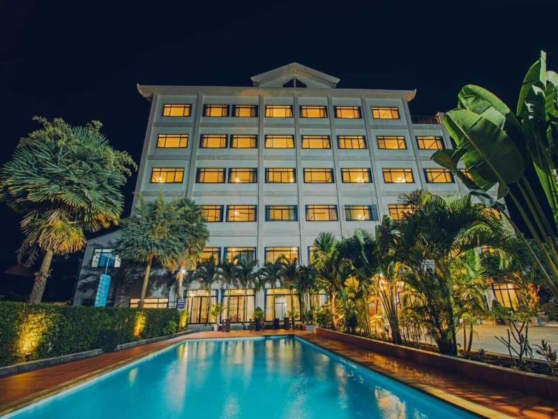 Sisombat Plaza Hotel image