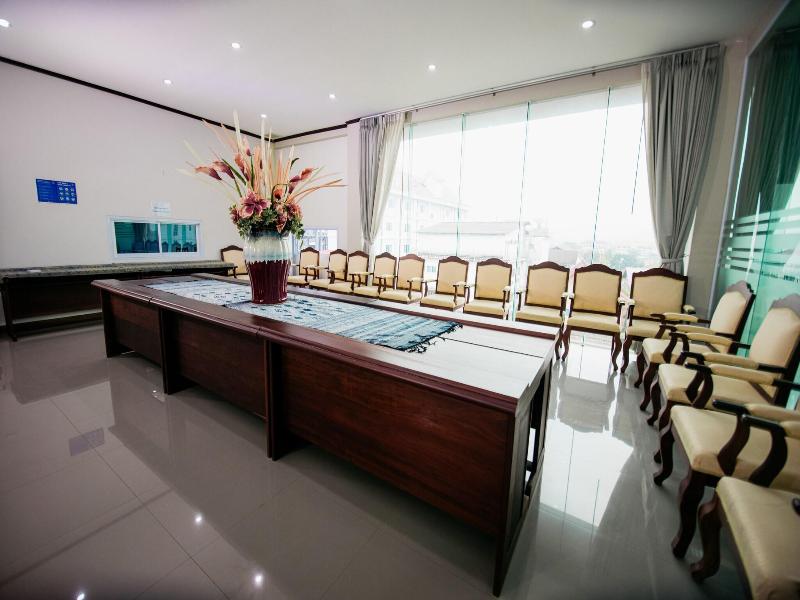 Sisombat Plaza Hotel image