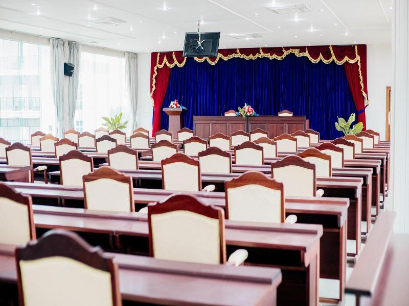 Sisombat Plaza Hotel image