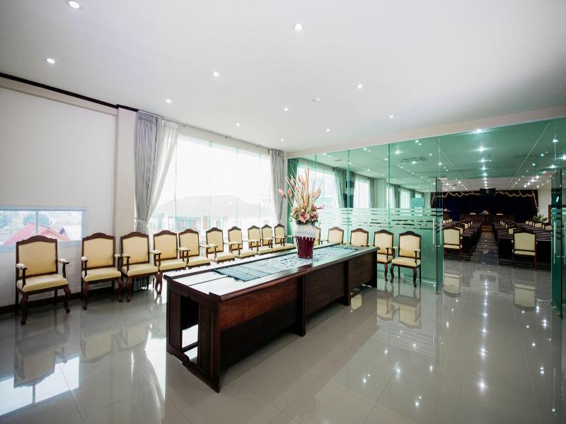 Sisombat Plaza Hotel image