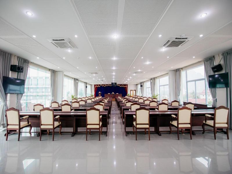 Sisombat Plaza Hotel image