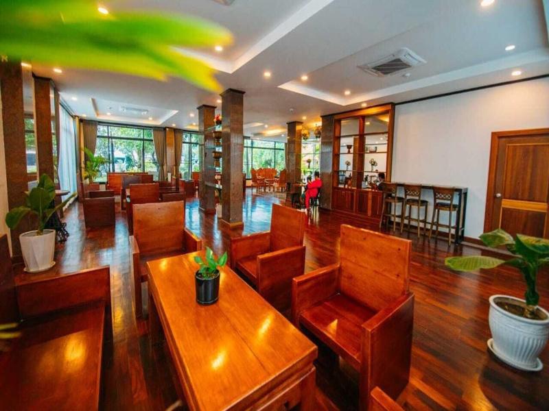 Sisombat Plaza Hotel image