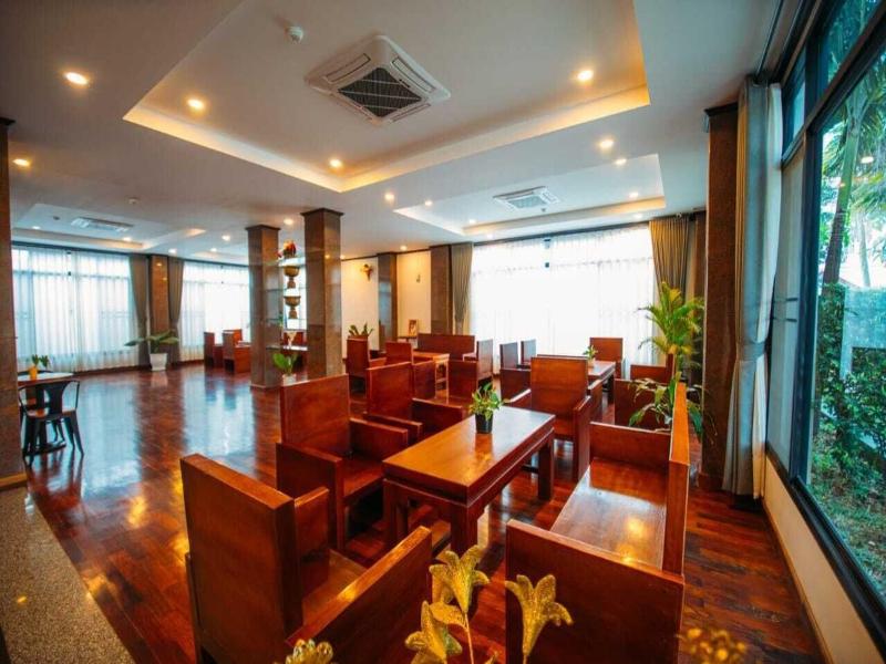 Sisombat Plaza Hotel image