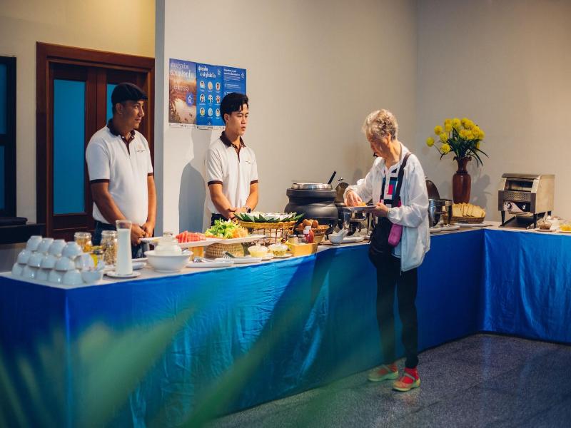 Sisombat Plaza Hotel image
