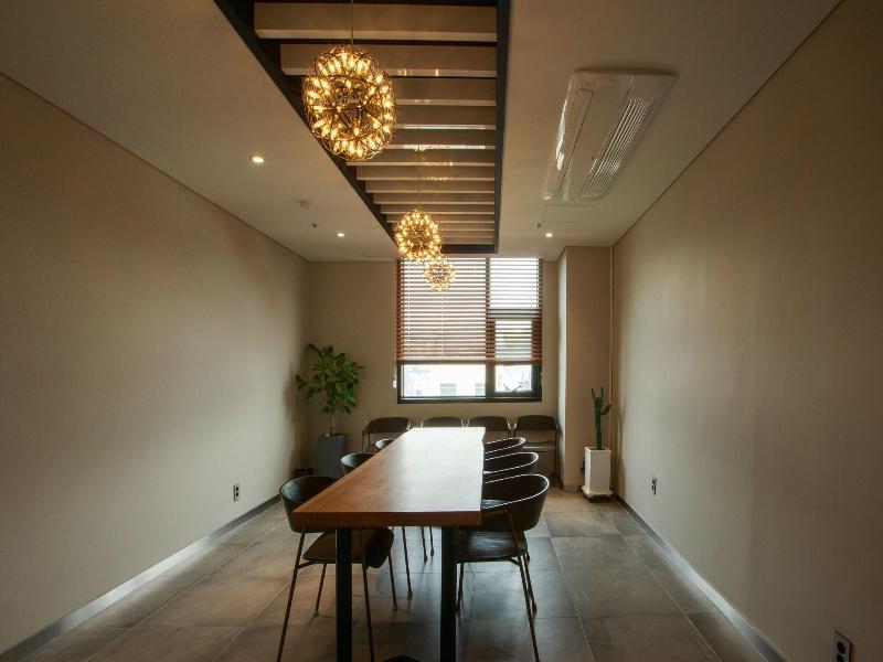 Brosis Hotel image