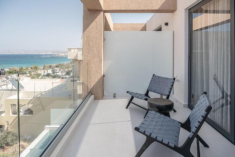 Nuovo Luxury Suites image