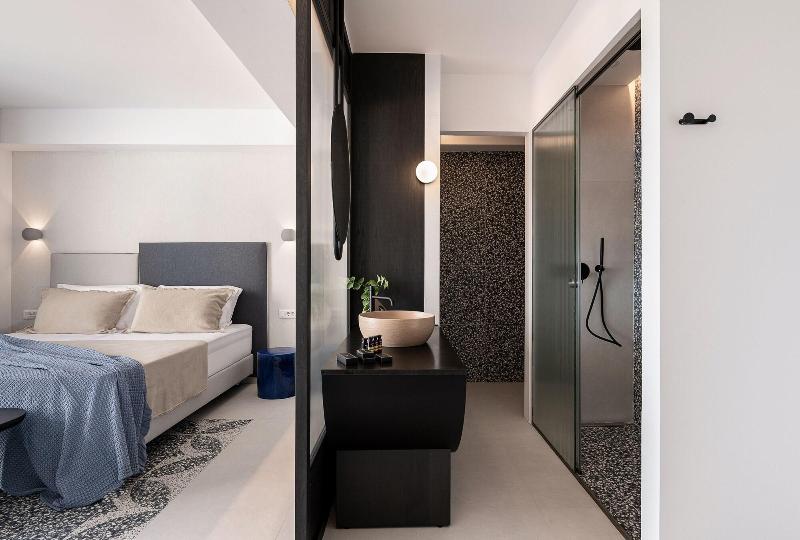 Nuovo Luxury Suites image