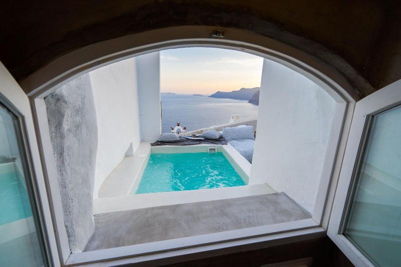 Canvas Suites image