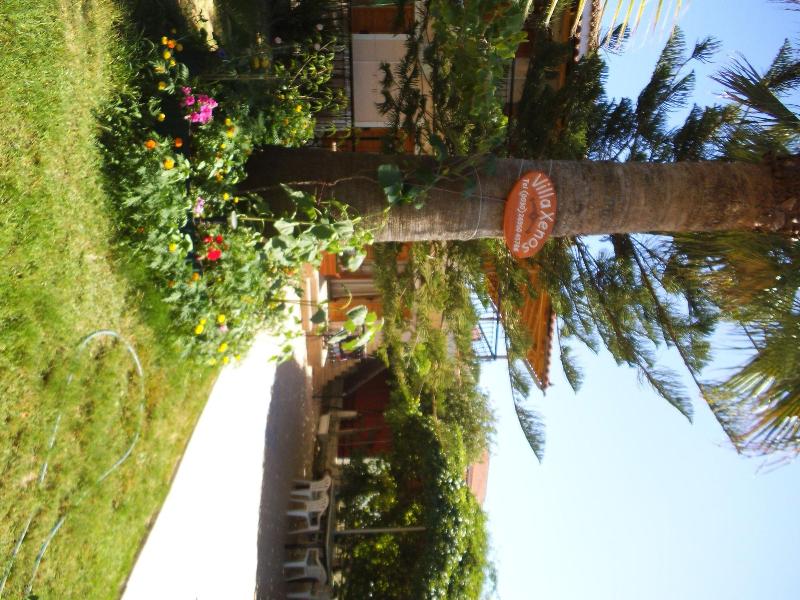 Villa Xenos Studios & Apartments image