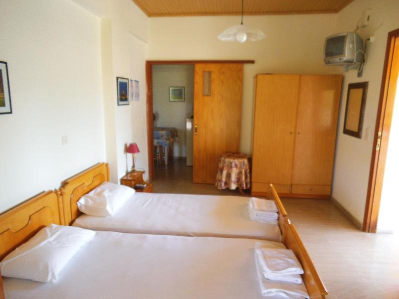 Villa Xenos Studios & Apartments image