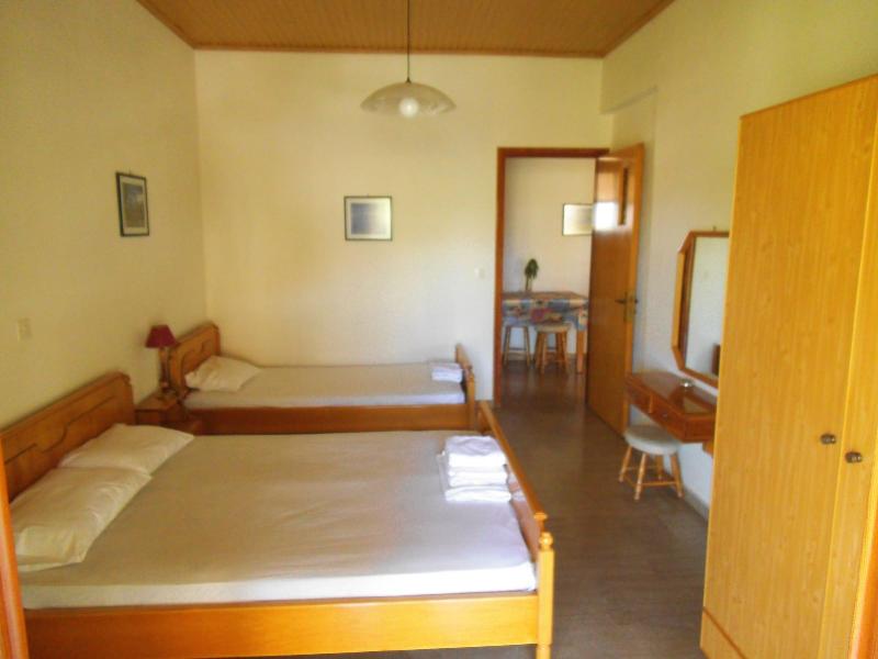 Villa Xenos Studios & Apartments image