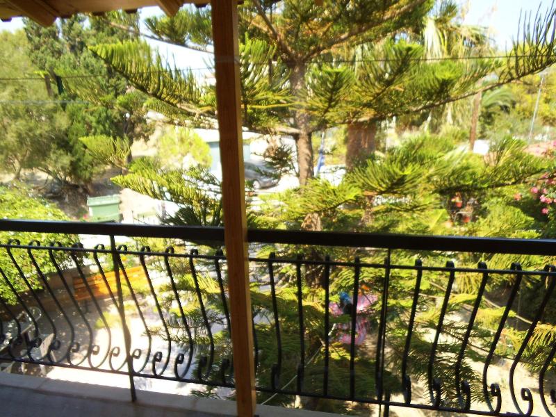 Villa Xenos Studios & Apartments image