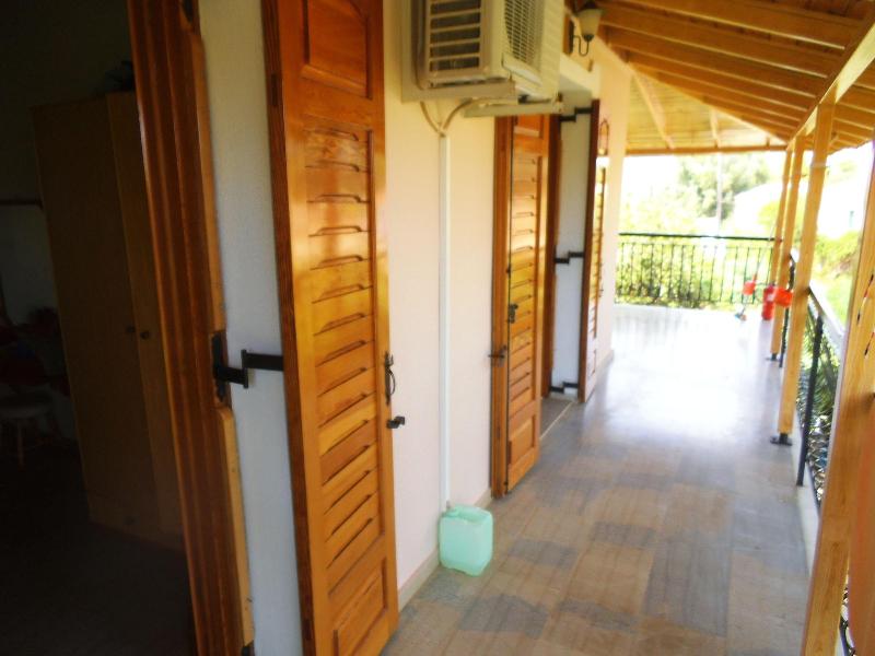 Villa Xenos Studios & Apartments image