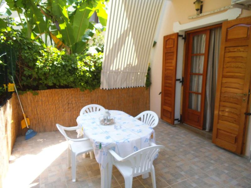 Villa Xenos Studios & Apartments image