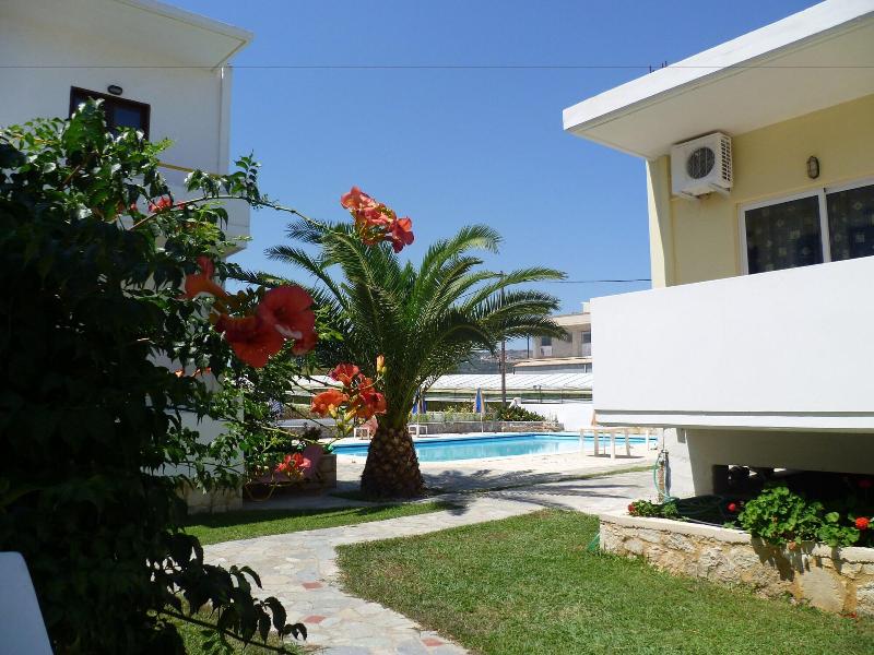 Karmi Studios & Apartments