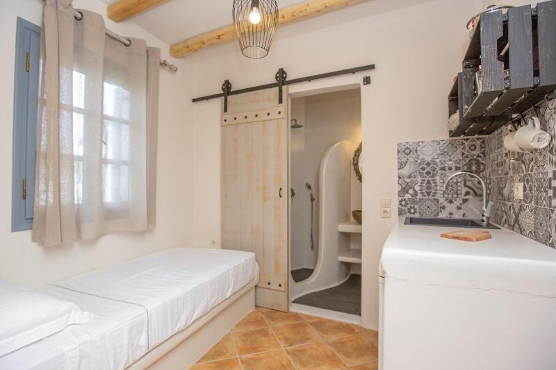 Ampelos  Inn image