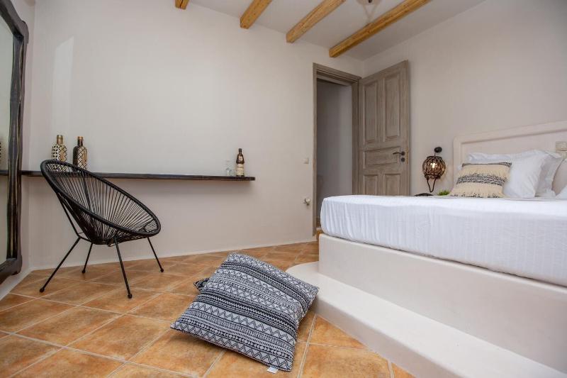 Ampelos  Inn image