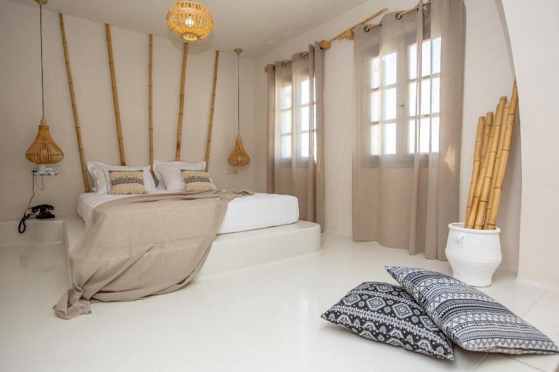 Ampelos  Inn image