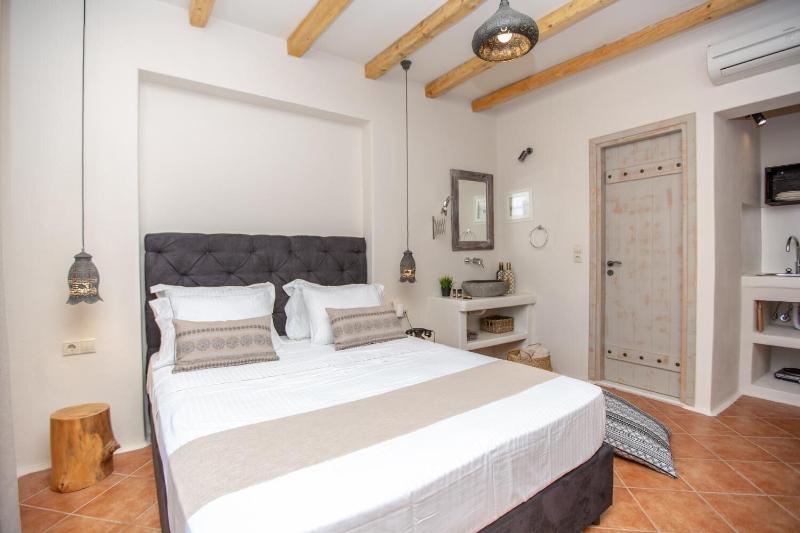Ampelos  Inn image