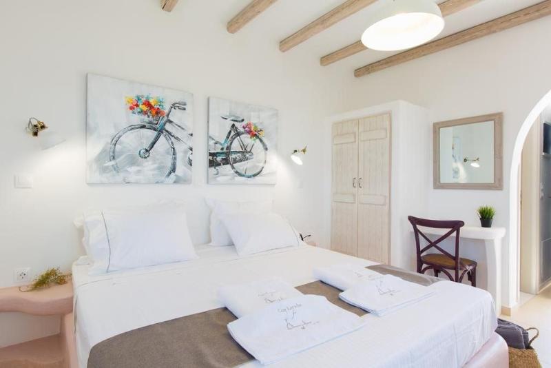 Ampelos  Inn image