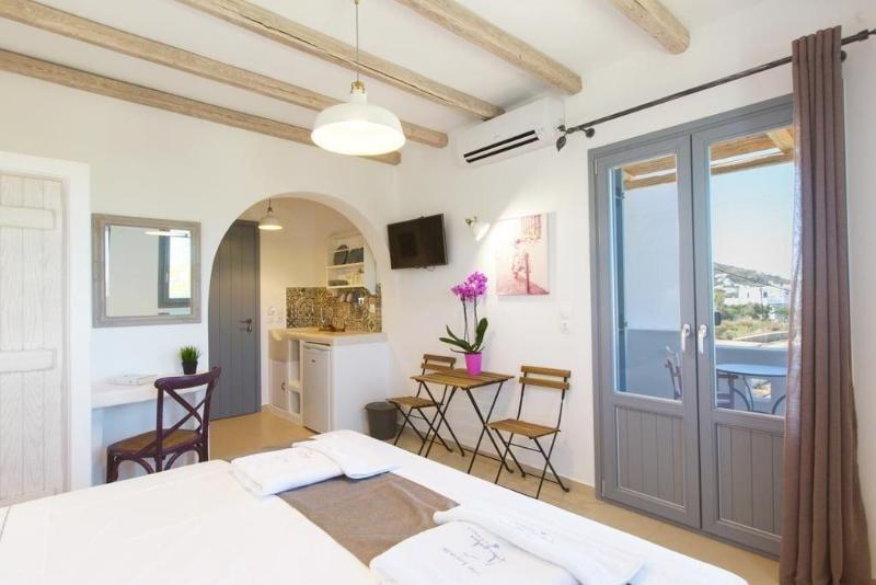 Ampelos  Inn image